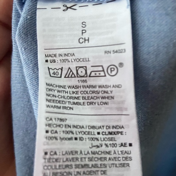 OLD NAVY Chambray One Shoulder Flutter Top - Picture 4 of 5